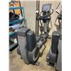 Image 2 : LIFE FITNESS 95X COMMERCIAL ELLIPTICAL CROSSTRAINER