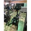 Image 2 : LIFE FITNESS 9500HR COMMERCIAL SELF POWERED STAIR STEPPER MACHINE (NEEDS REPAIRS)