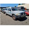 Image 2 : 2005 DODGE DAKOTA SLT, 3DR PU, GREY, VIN # 1D7HW42N95S348141,