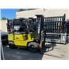 Image 2 : YALE GLP050RDJUAE086 3 STAGE, 234" MAST, 5000LBS CAPACITY SOLID RUBBER TIRE PROPANE FORKLIFT