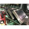 Image 2 : 3 STAINLESS STEEL COMMERCIAL READ OUT 15" ORDER SCREENS