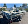 Image 2 : GLASTRON 18' BLUE / WHITE 10 PERSON FIBERGLASS FRONT WALKOUT BOAT,