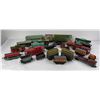 Image 10 : Large Lot of Lionel Trains
