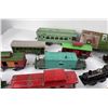 Image 18 : Large Lot of Lionel Trains