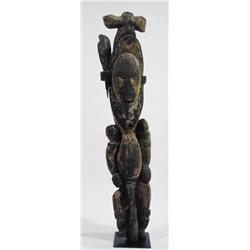 A MAPRIK ANCESTOR SCULPTURE