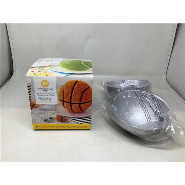 Wilton 3-D Sports Ball Pan Set