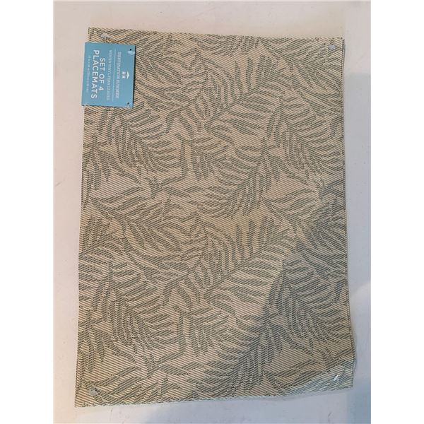 NEW Set of 4 Placemats