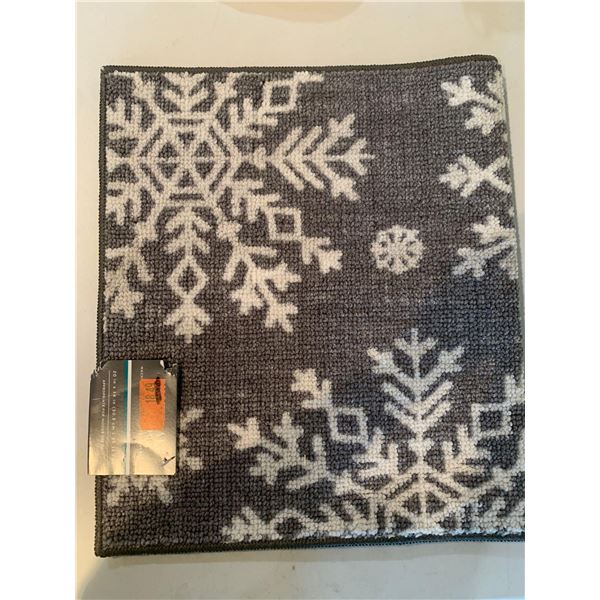 NEW Snowflake Accent Rug