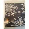 Image 1 : NEW Snowflake Accent Rug