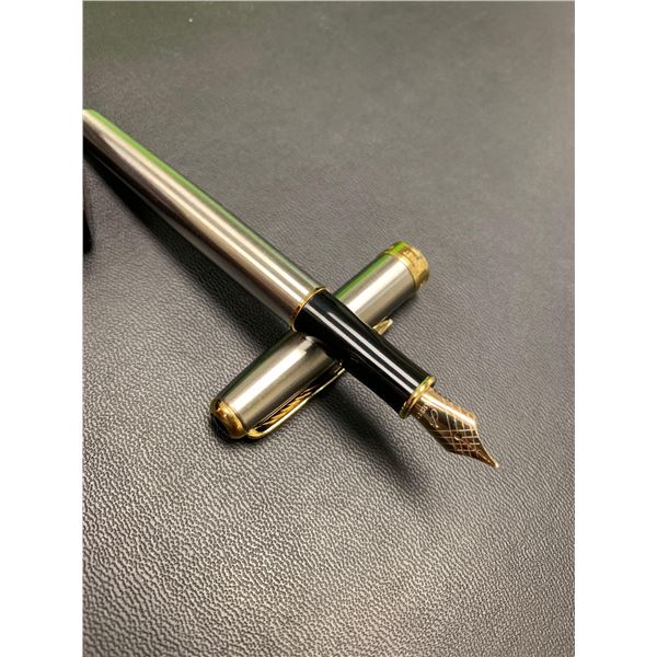 NEW Parker Sonnet from France Stainless Steel Executives Fountain Pen
