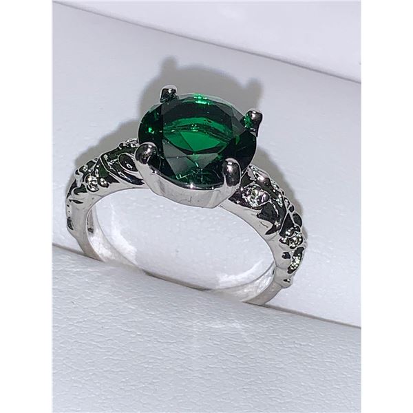 Brilliant Cut Emerald Style solitaire ladies silver dress ring NEW size 7.5