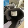 Image 2 : Adidas Mens Size 13 Shoes
