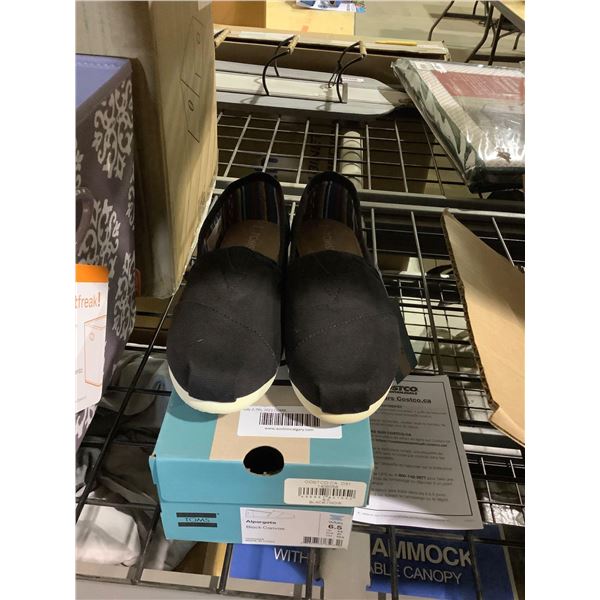 Toms Ladies Size 6.5 Shoes