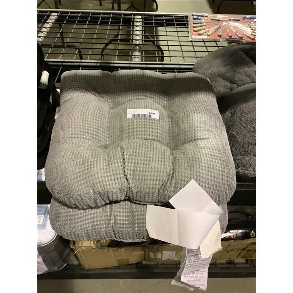 Seat Cushion Lot of 2