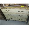 Image 1 : MATCHING 3 DRAWER MIRRORED TOP DRESSER