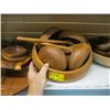 Image 2 : WOODEN BOWLS, SERVING TRAYS, ETC.