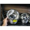 Image 1 : 6 CHROME MIXING BOWLS