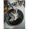 Image 2 : 2 ALUMINUM CLAMPS & A CHAIN