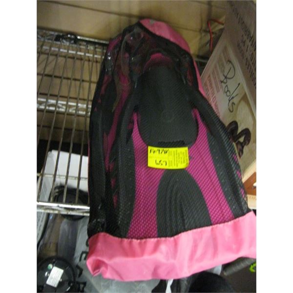 PAIR OF SWIM FINS IN BAG WITH MASK