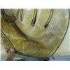 Image 2 : 2 PAIR OF KIDS BOXING GLOVES & SMALL BASEBALL GLOVE