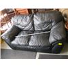 Image 1 : BLACK LEATHER LOVESEAT