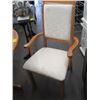 Image 2 : ROUND OAK TABLE & 4 UPHOLSTERED ARM CHAIRS