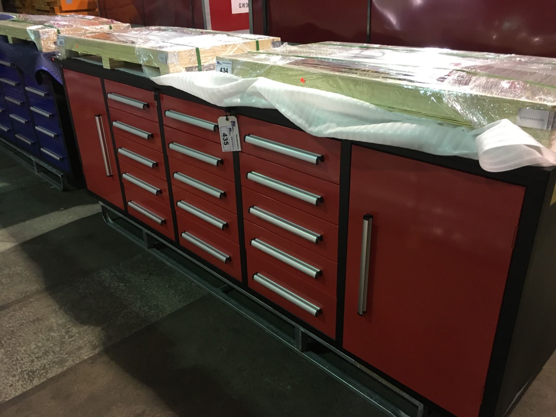 RED STEELMAN 15 DRAWER WORK BENCH H36