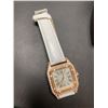 Image 2 : Ladies NEW Quartz Leather Strap Wrist watch
