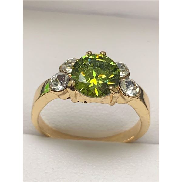 Ladies 14K GP Perdiot Solitaire Dress ring size 7.5 NEW