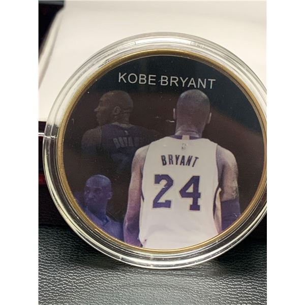 REMEMBER Kobe Bryant Commemorative Issue Case Collector medallion