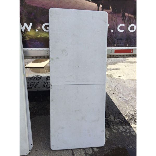 6ft Folding Table with Carry Handle