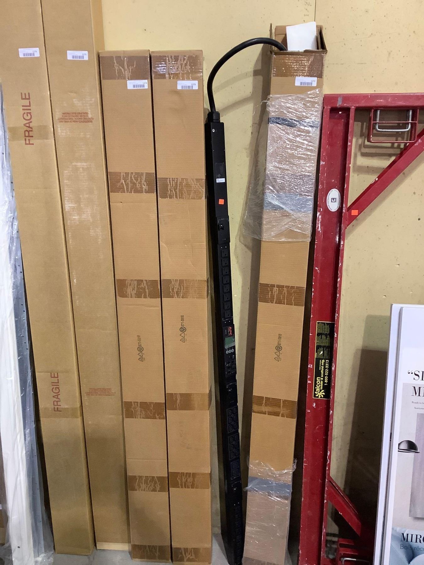 APC Electric Rack PDU 2G, Metered, ZeroU, 30A, 100-120/200-240V - Model ...