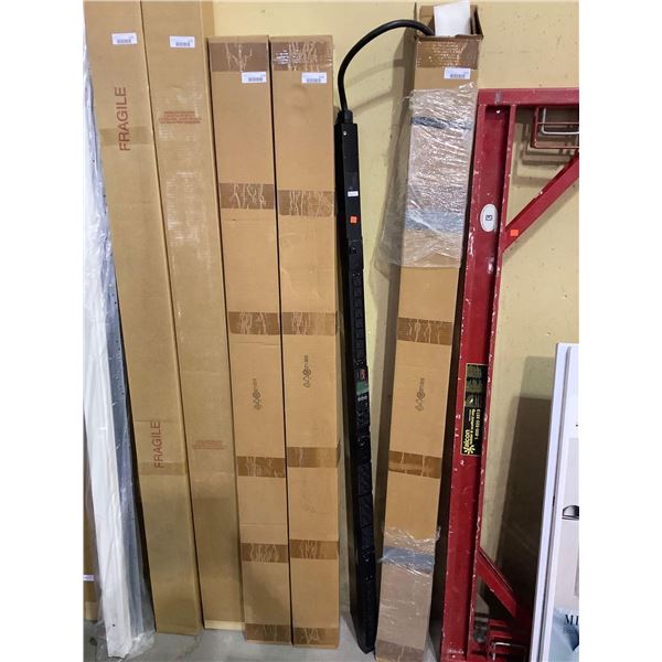 APC Electric Rack PDU 2G, Metered, ZeroU, 30A, 100-120/200-240V - Model: AP8870