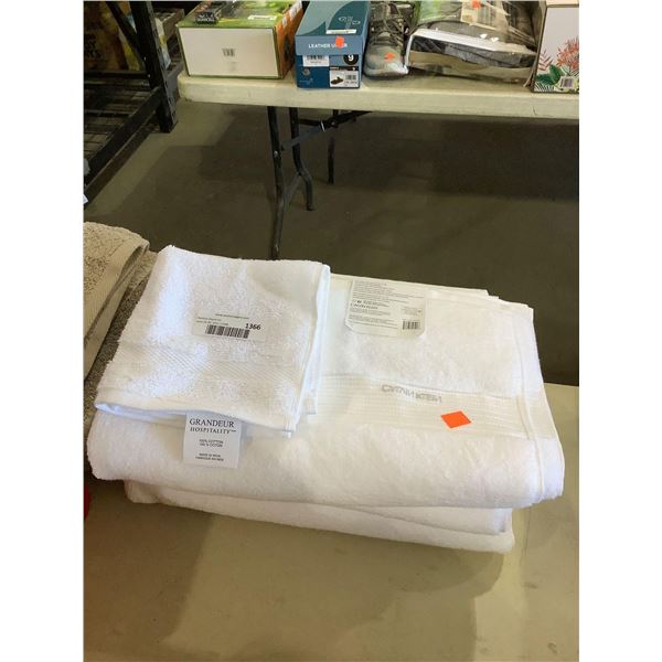 Calvin Klein Bath Towel/Cloth Set