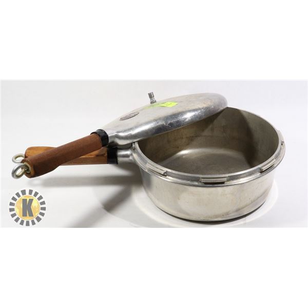 PRESTO PRESSURE COOKER