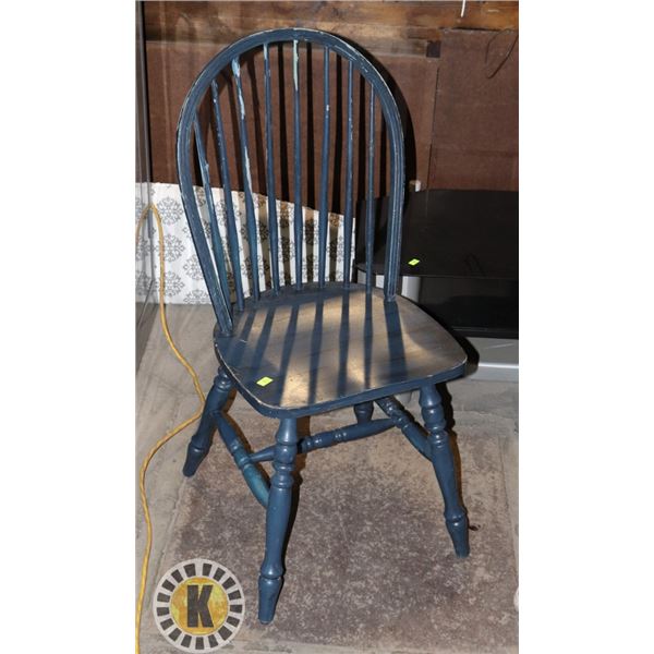 VINTAGE BLUE CHAIR
