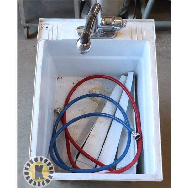 LAUNDRY TUB/ SINK WITH LEGS AND HOSE