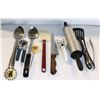 Image 1 : KITCHEN SUPPLIES