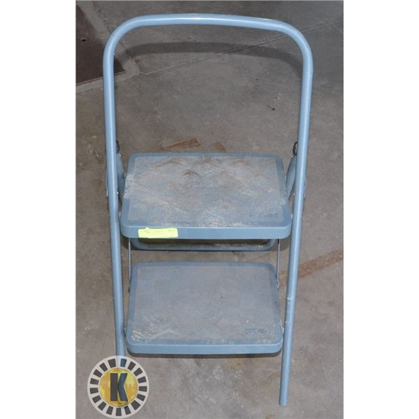 2-STEP FOLDING LADDER