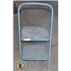 Image 1 : 2-STEP FOLDING LADDER