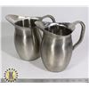 Image 1 : 2 METAL JUGS