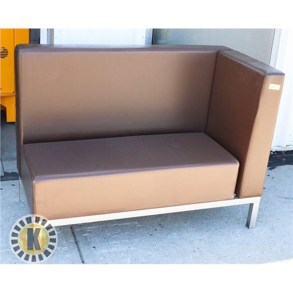 BENCH STYLE SEATING (RIGHT HAND CORNER BENCH) 60" BY 36"