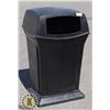 Image 1 : RUBBERMAID COMMERCIAL GARBAGE BIN/RECEPTICLE