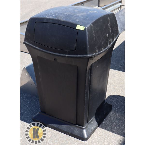 RUBBERMAID COMMERCIAL GARBAGE BIN/RECEPTICLE