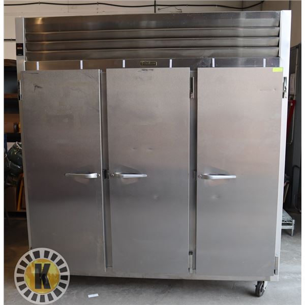 TRAULSEN 3 DOOR UPRIGHT COMMERCIAL COOLER- CLEAN, TESTED, WORKING