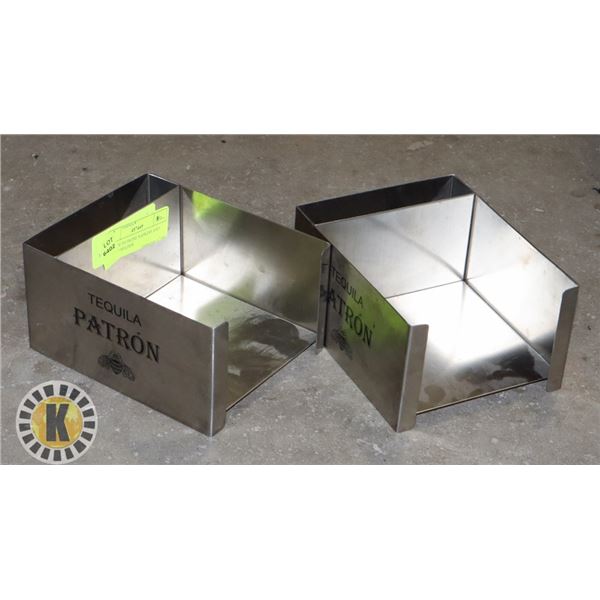 PAIR OF PATRONE NAPKINS AND STRAW HOLDER