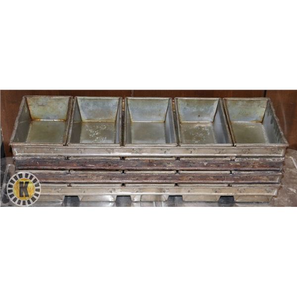 LOT OF 4 BREAD PANS