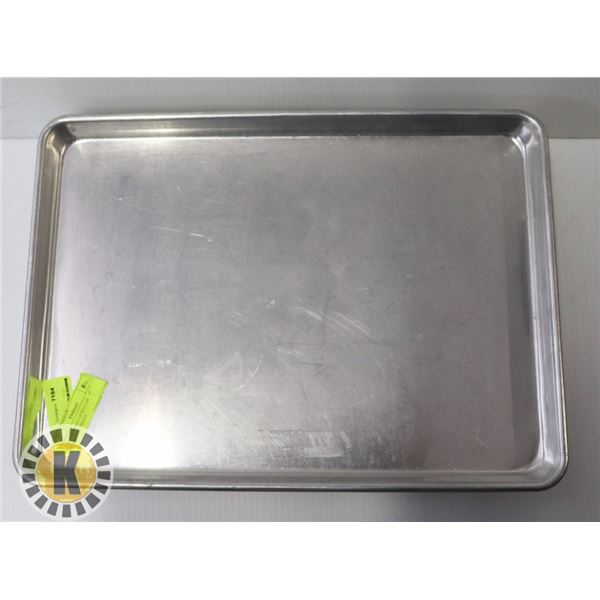 5 MEDIUM RECTANGULAR STAINLESS TRAYS