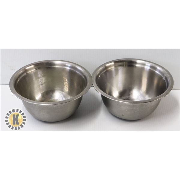 2 MEDIUM STAINLESS STEEL BOWLS