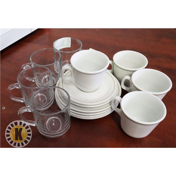 SET TEACUPS + SAUCERS